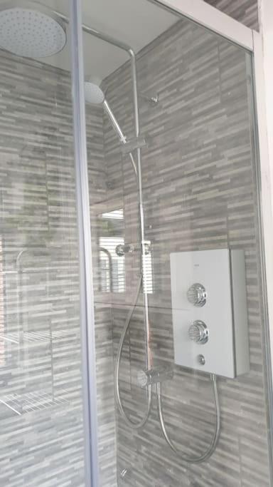 Near Liverpool Double Bedroom Hideaway Wirral Exterior foto