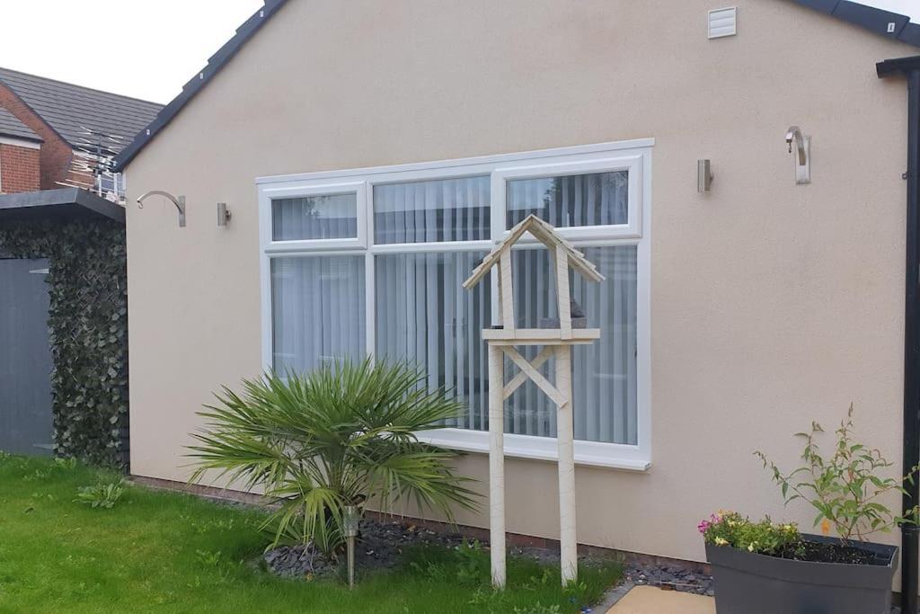 Near Liverpool Double Bedroom Hideaway Wirral Exterior foto