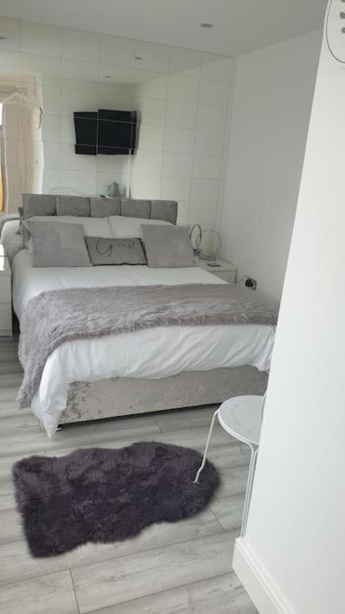 Near Liverpool Double Bedroom Hideaway Wirral Exterior foto